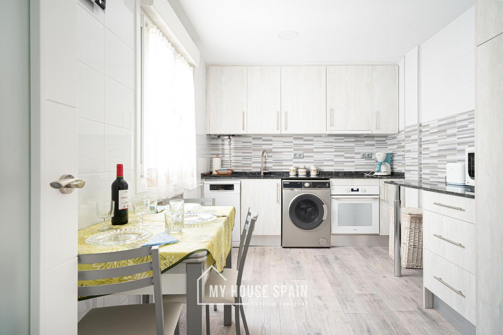 Myhousespain - Piso 3 Habitaciones Cerca Playa San Lorenzo ヒホン エクステリア 写真